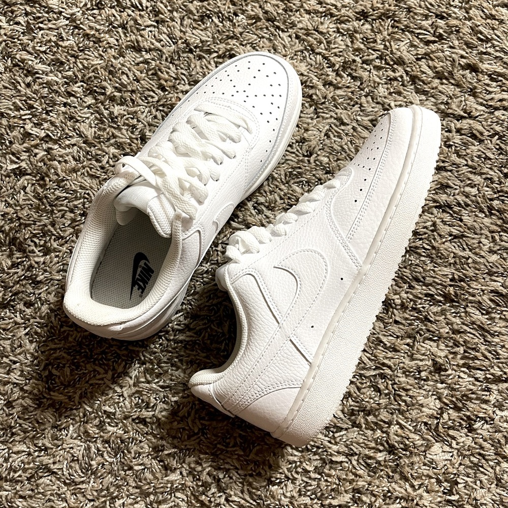 Women’s Nike court visions size 8.5 white NWOT